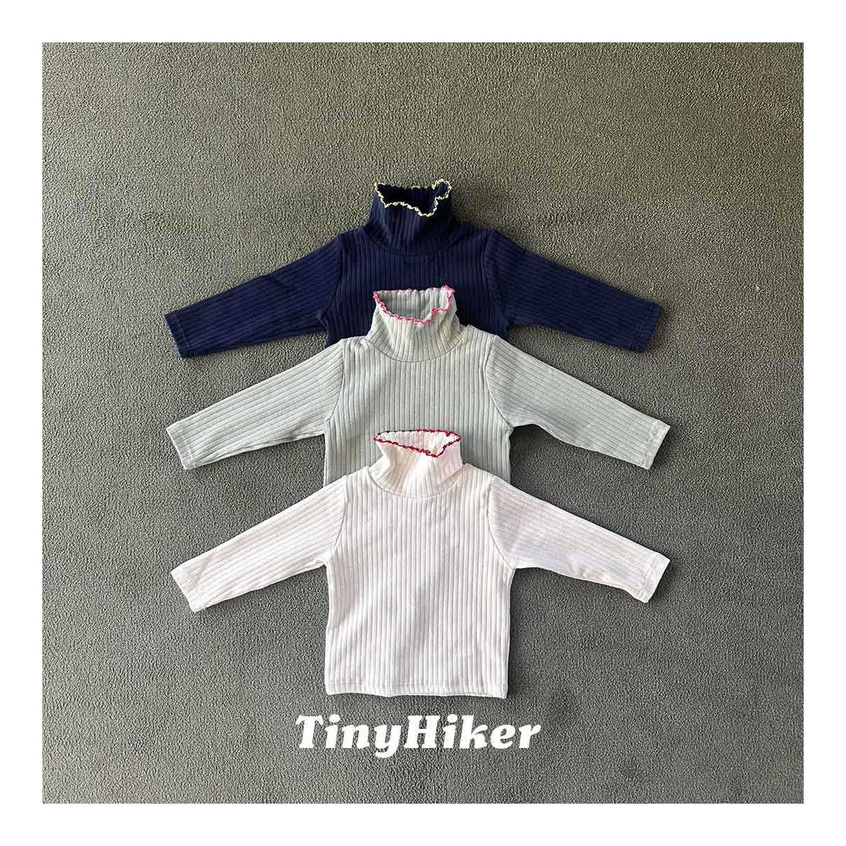 Tiny Hiker ダックフィンコートポラティダックフィットピンコートタートルネック