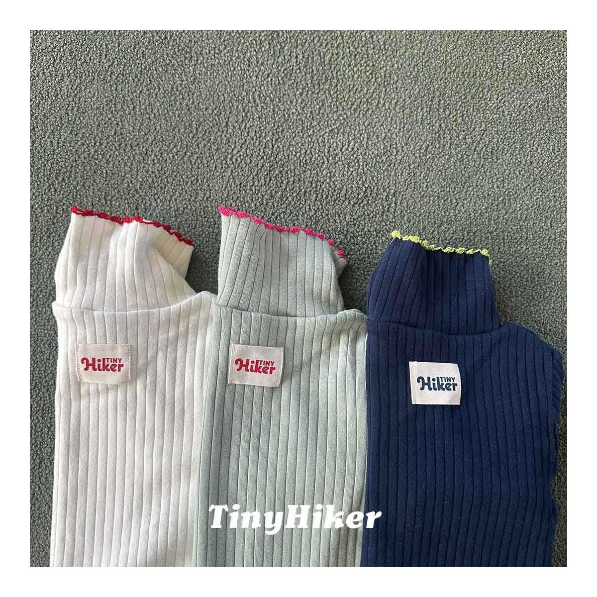 Tiny Hiker ダックフィンコートポラティダックフィットピンコートタートルネック