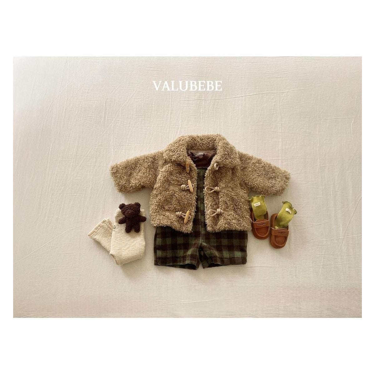Valu bebe アーモンドチェックオーバーオール