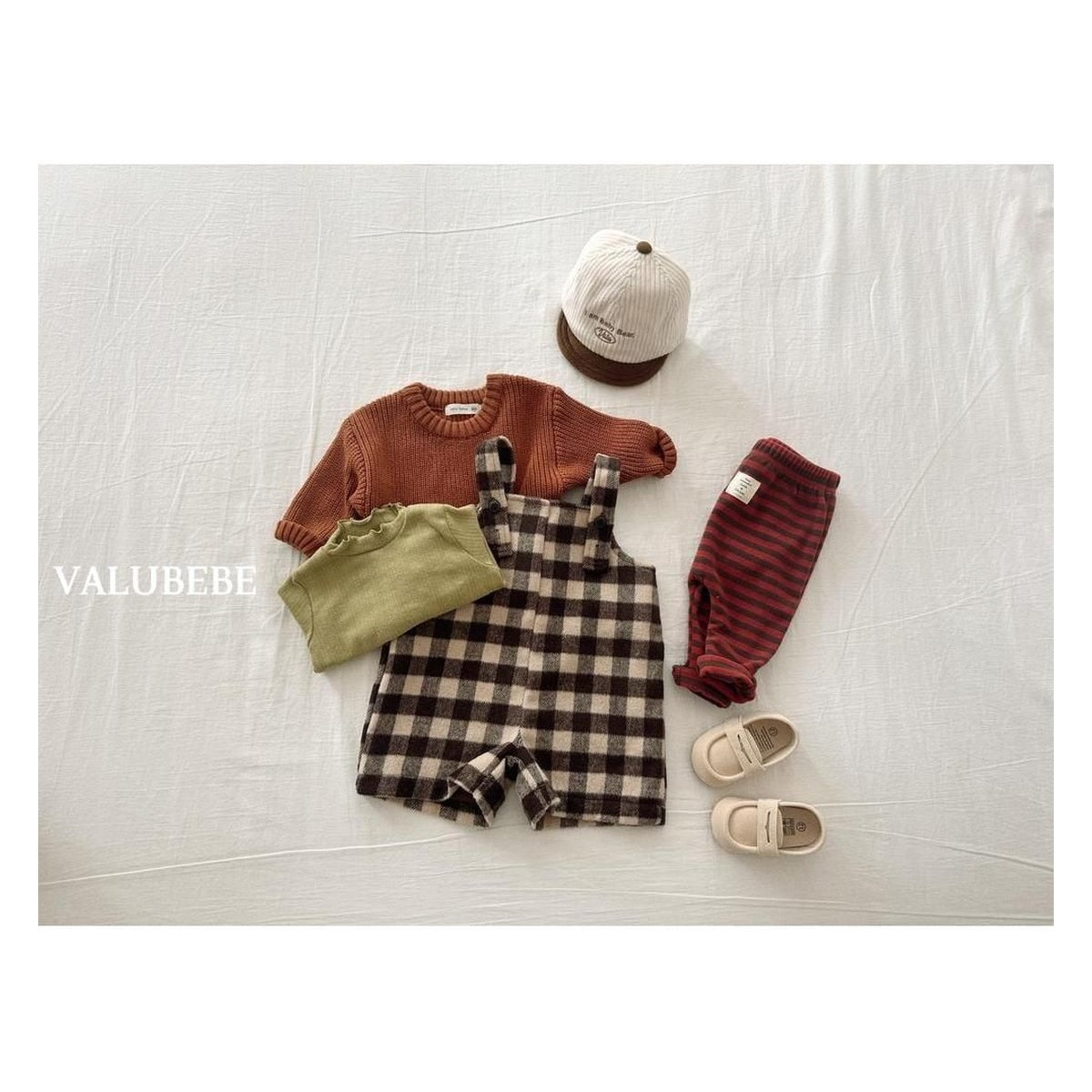 Valu bebe アーモンドチェックオーバーオール